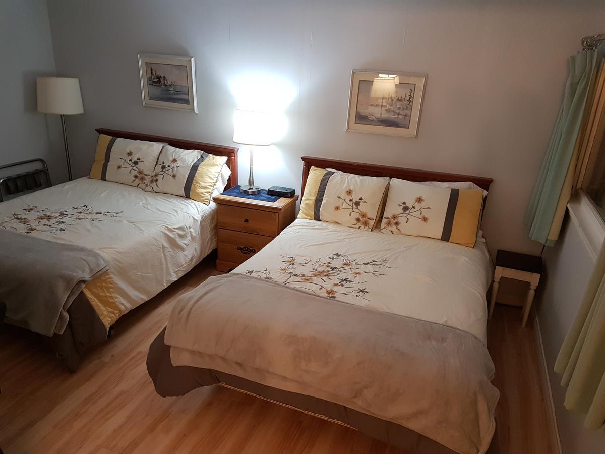 Pinecone Motel Sussex Luaran gambar