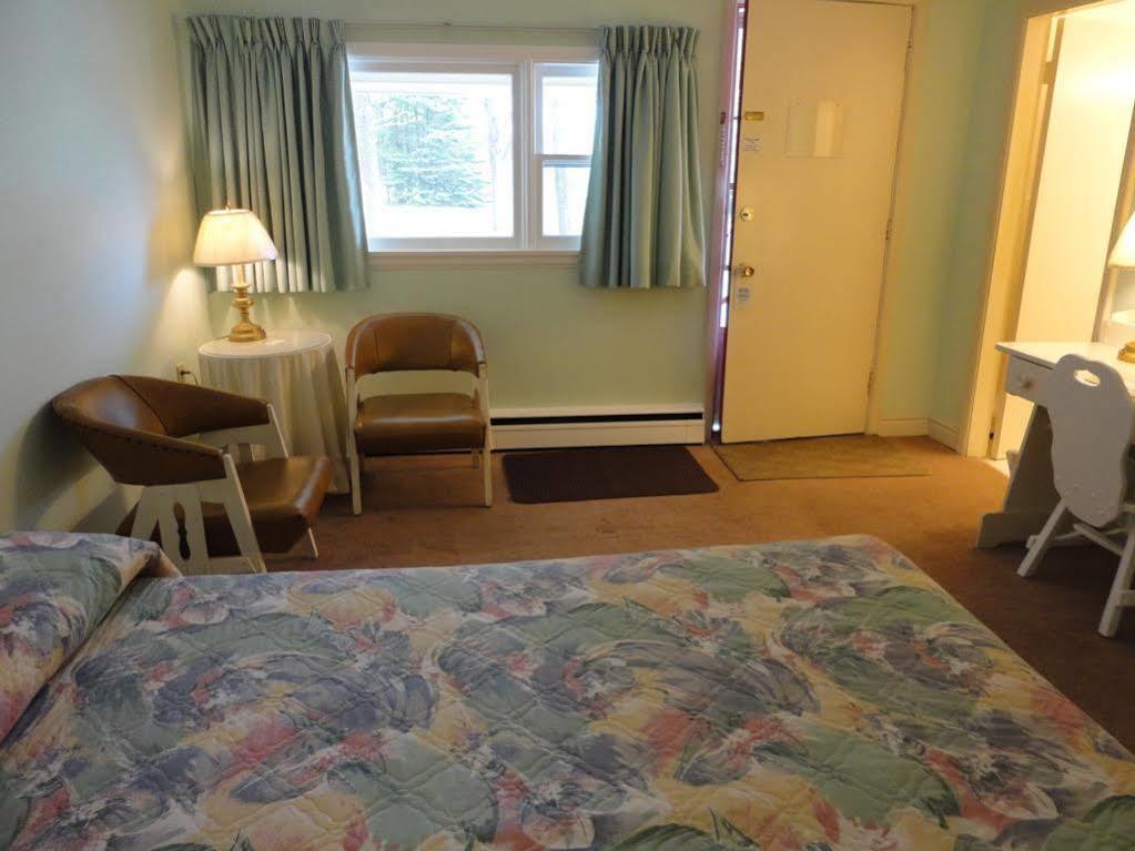 Pinecone Motel Sussex Luaran gambar