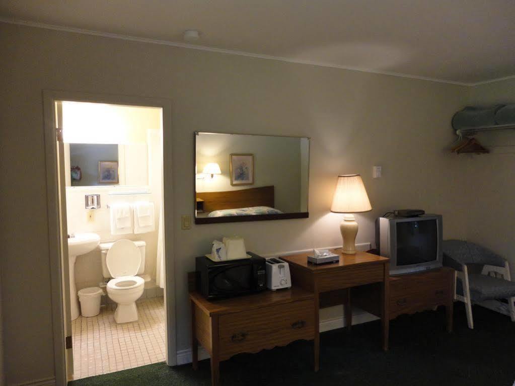 Pinecone Motel Sussex Luaran gambar