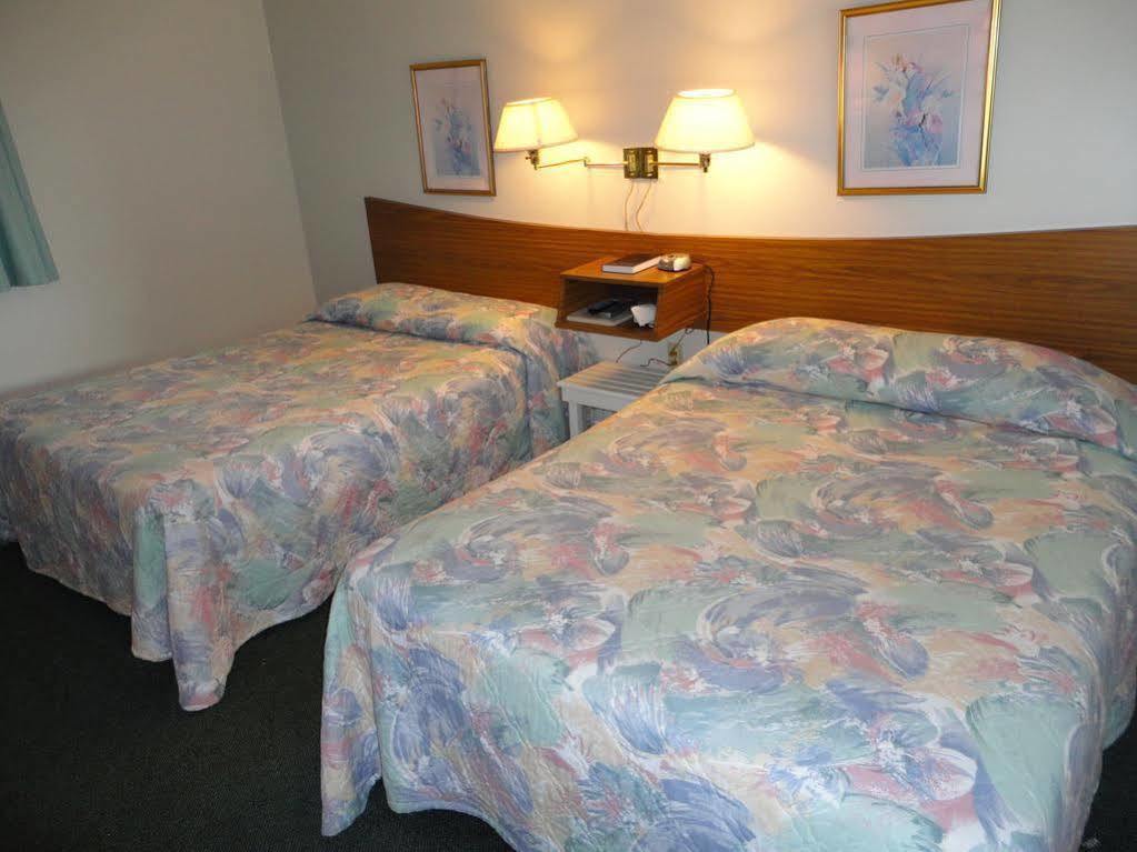 Pinecone Motel Sussex Luaran gambar