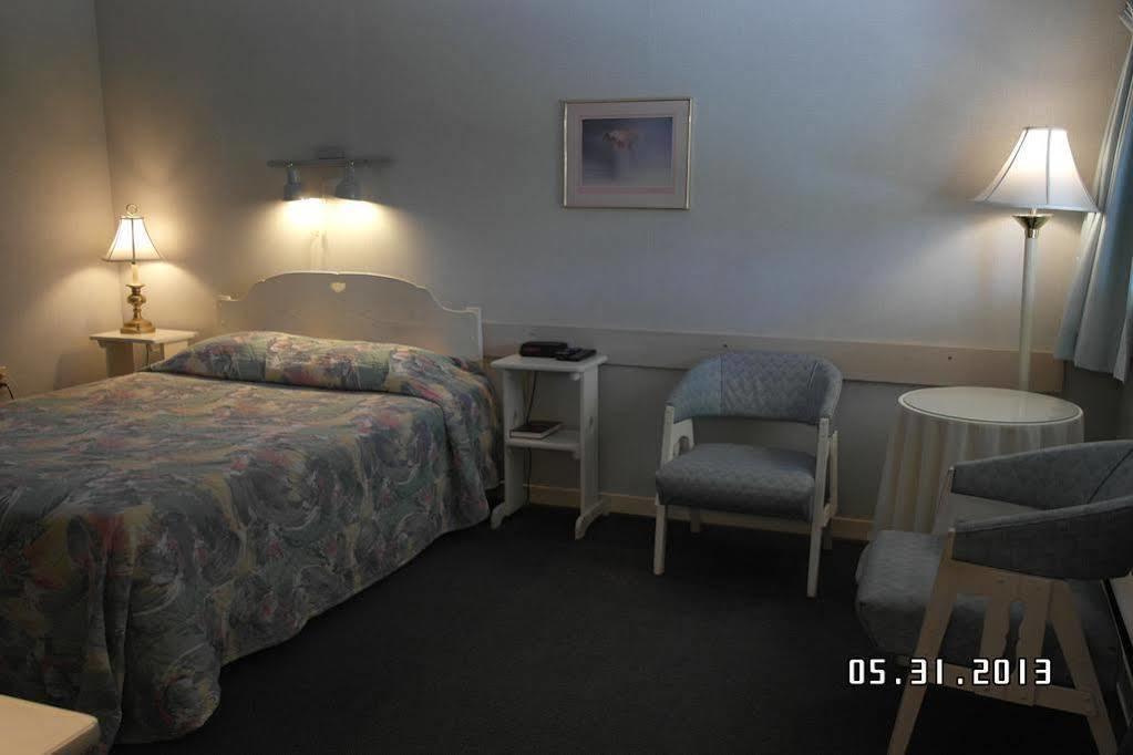 Pinecone Motel Sussex Luaran gambar