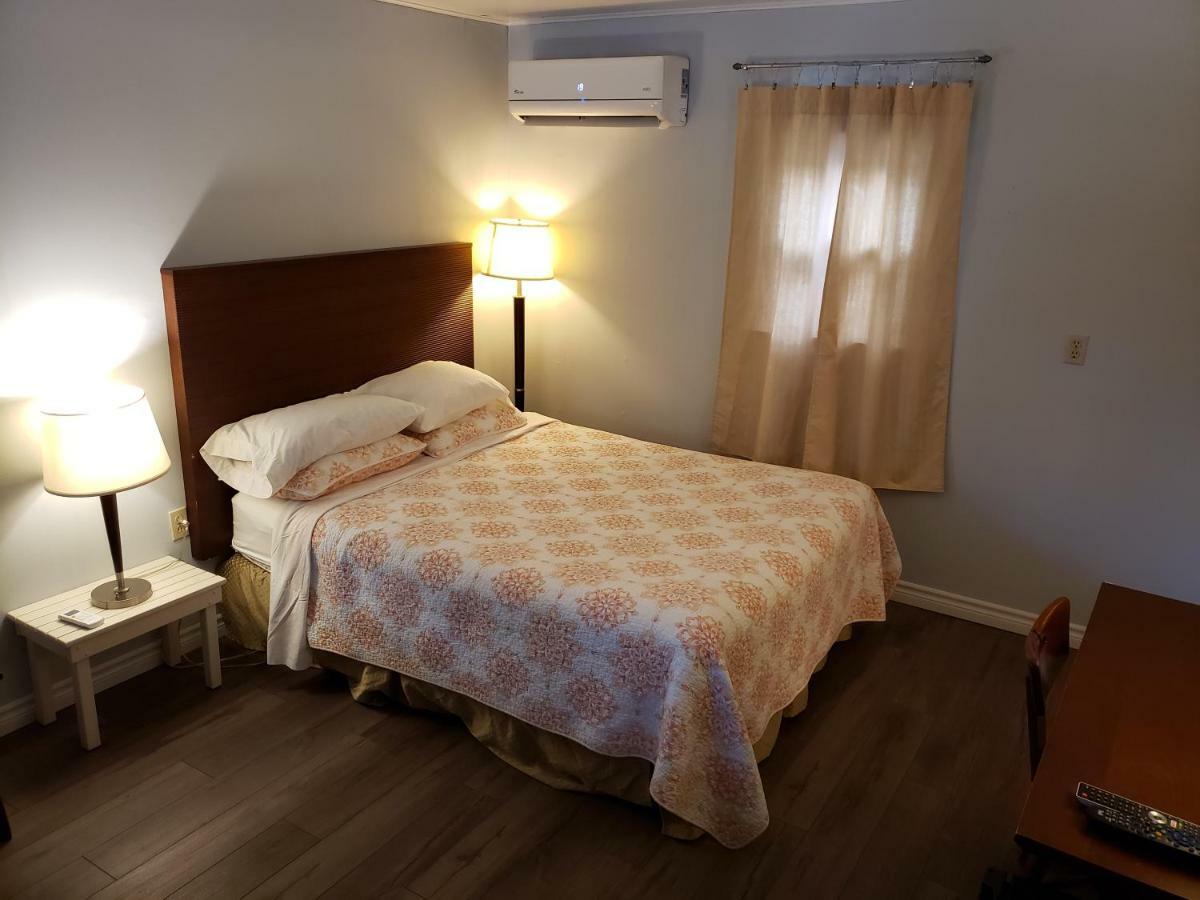 Pinecone Motel Sussex Luaran gambar
