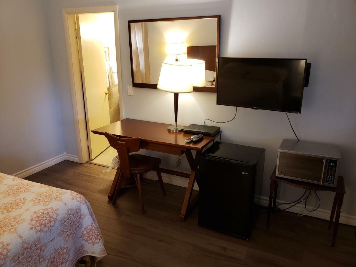 Pinecone Motel Sussex Luaran gambar